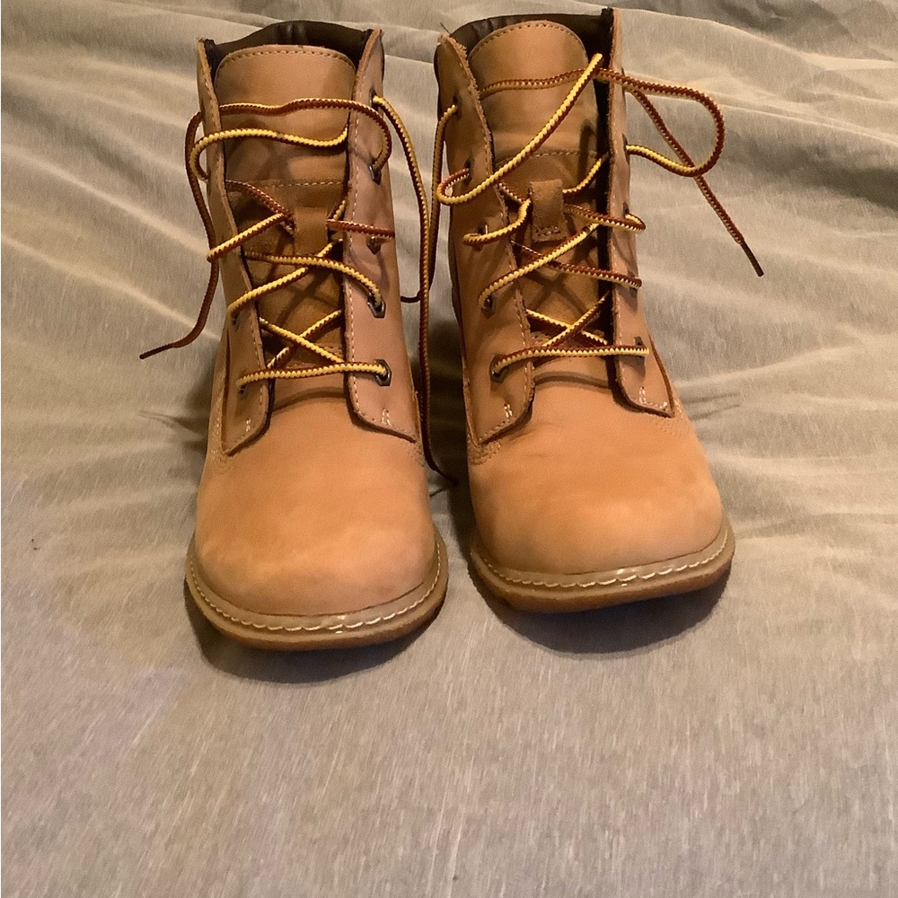 Timberland wedge boots size 6 wheat